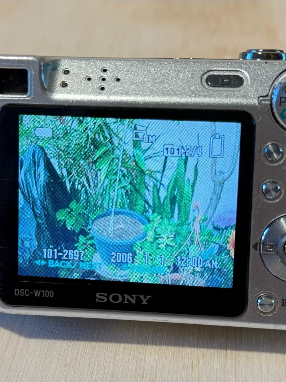 Sony Cyber-shot DSC-W100 Silver 8.1MP Tested Good w/Card-Charg-Bat Read Info Blw